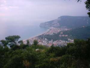 Xtrallusion photo gallery of Italy. Photos, pictures, images and photographs of the Italian Rivieras, the Italian Lakes, the Italian Alps, the Cinque Terre, the Amalfi coast and some of the most beautiful corners of Italy. Plus photos of Italian cities such as Pisa, Milan, Genoa and Rome.